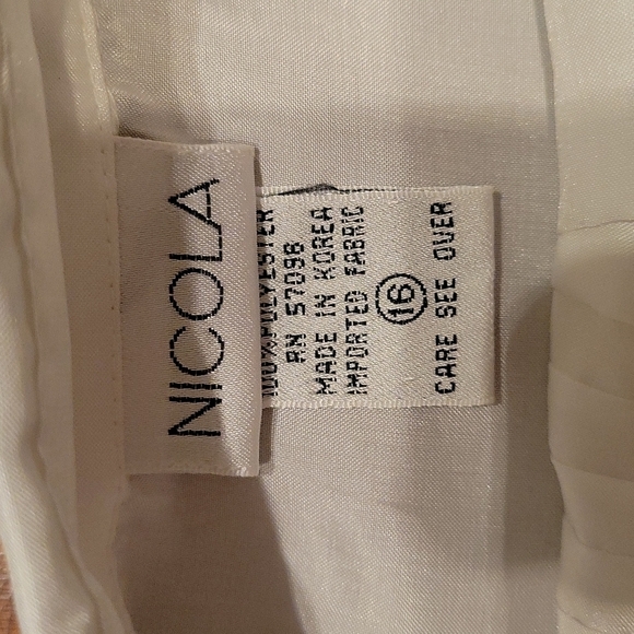 3/$30 NICOLA White Pintucked Embroidered Long Sleeve Colonial Castlecore Blouse - Picture 9 of 10